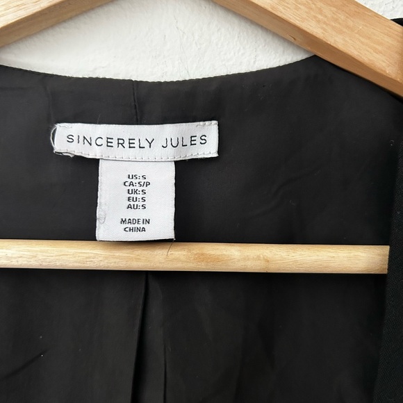 Sincerely Jules Small Button Down Black Vest with Gold Accents - Picture 2 of 4